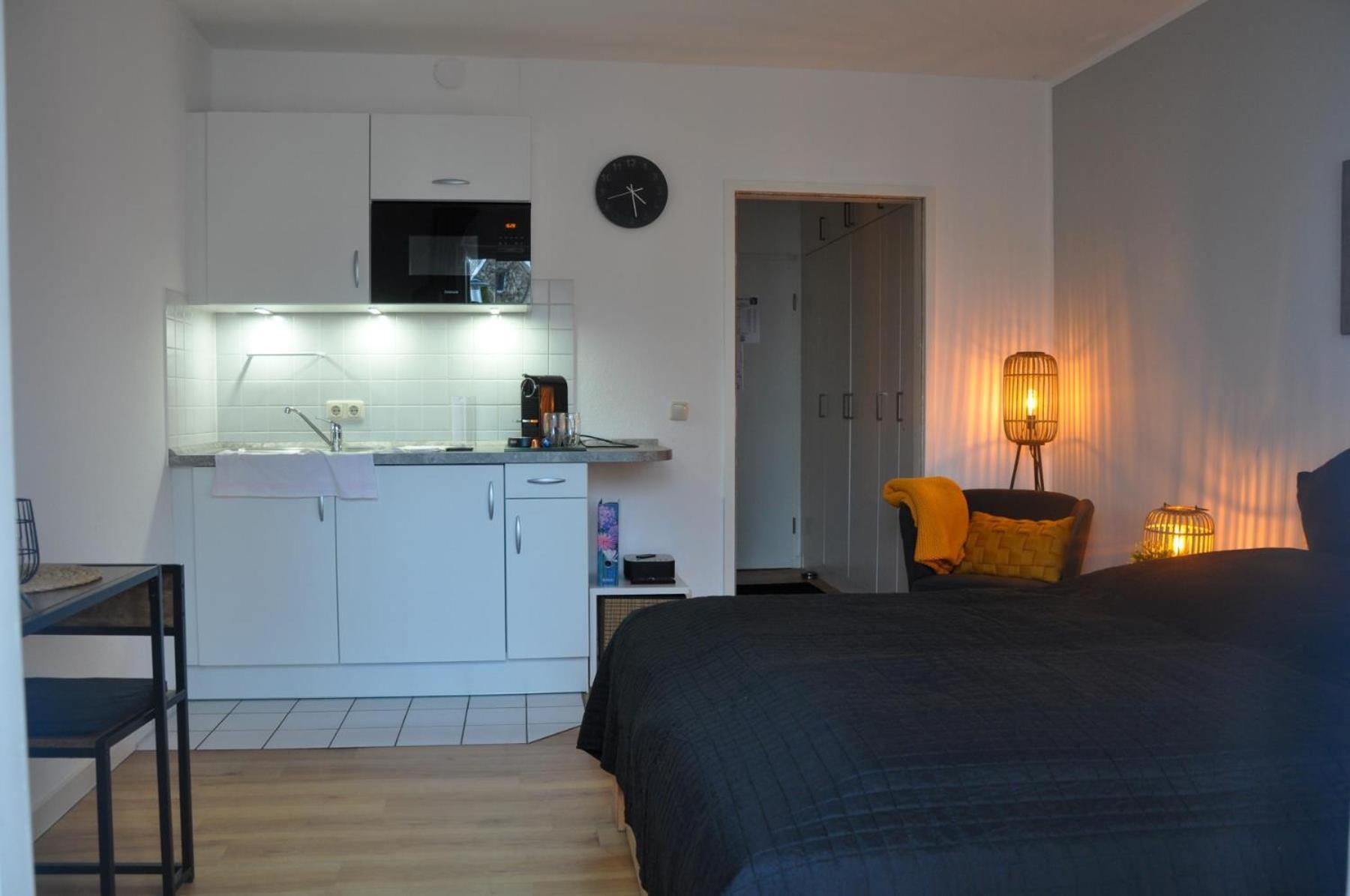 Strandhotel 1 Laboe Exterior photo